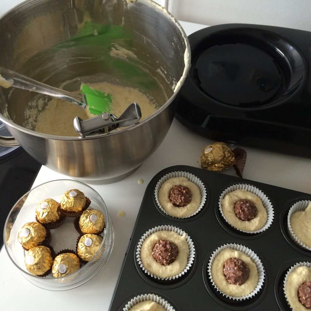 muffins à la banane et ferrero rocher avant cuisson