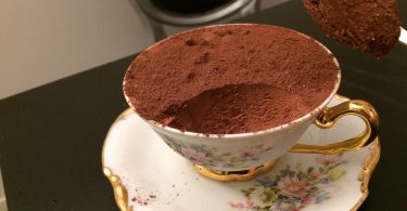 mousse au chocolat sans oeuf servie dans une tasse