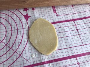 pâte sablée de forme ovale
