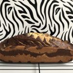 cake marbre vanille chocolat devant mur zebre